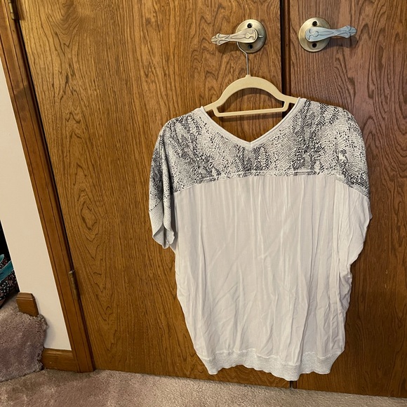 DKNY top - Picture 2 of 5